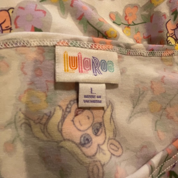 LuLaRoe Disney Miss Piggy & Floral Print Irma Top L FREE SHIP - Picture 4 of 5